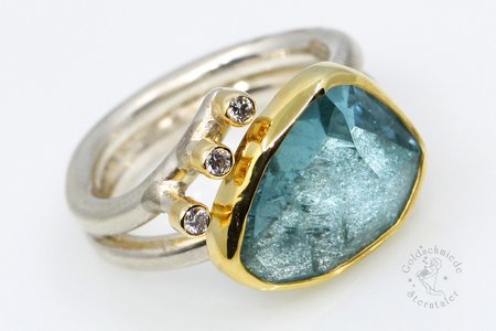 Ring aus Silber und Gold mit einem Aquamarin und Brillanten