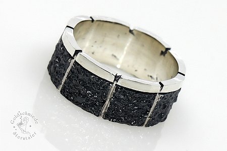 Ring in 925 Silber (sulfidiert, rhodiniert)