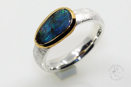 Ring aus Silber mit Opal
