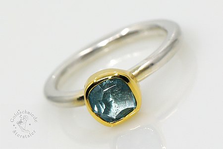 Ring in 925 Silber und 750 Gold mit Aquamarin