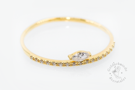 Ring aus Gold mit Diamant und Brillanten