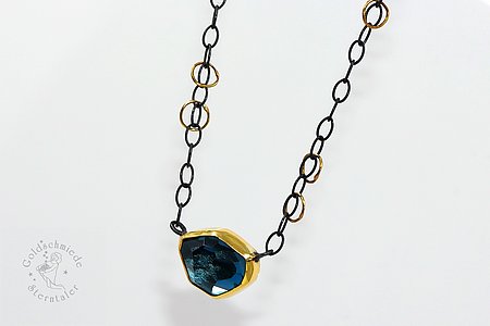 Halsschmuck in 925 Silber und 750 Gold mit Topas