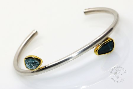 Armspange aus Silber mit Aquamarin und Topas